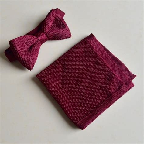 Burgundy knitted bow tie and pocket square set | Pocket square styles ...