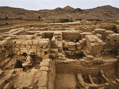 Huarmey Castle: the mausoleum of Wari artisans