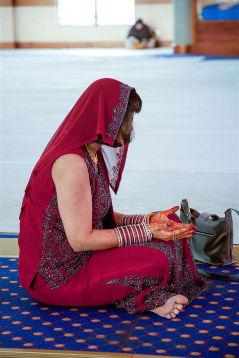 Praying in Sikh Temple - IMB