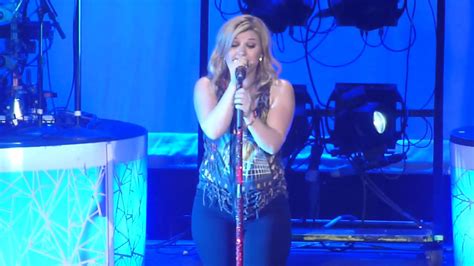 Kelly Clarkson catch my breath live Dublin 10/10/2012 first perf ever ...