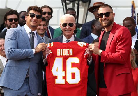 Patrick Mahomes Interrupting Travis Kelce's White House Speech Goes ...