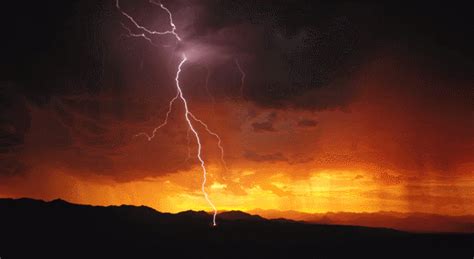 Caddyshack Lightning Strike Gif : Спортивный электробайк Lightning ...