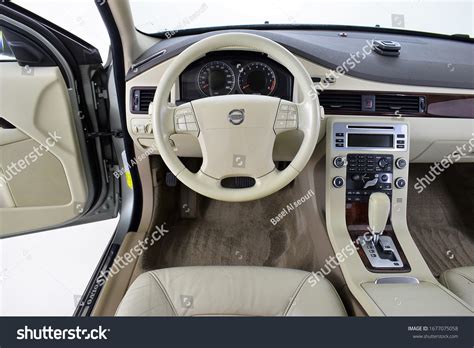 Volvo S80 2008 Cockpit Interior Cabin Stock Photo 1677075058 | Shutterstock