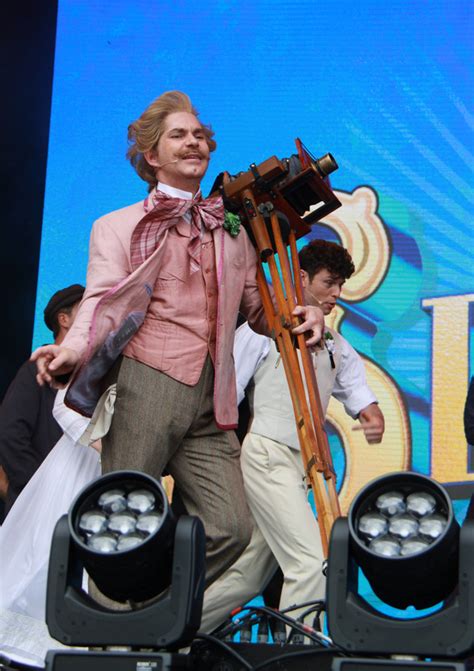 Photos: Flash Bang Wallop! HALF A SIXPENCE Plays WEST END LIVE 2017