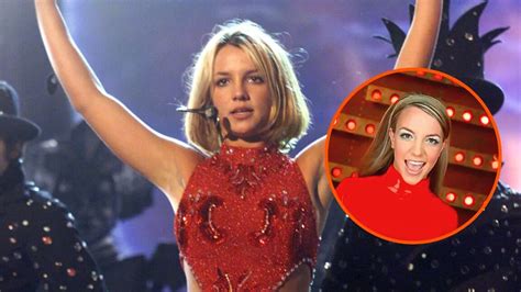 What Is the Britney Spears ‘Oops I Did It Again’ Microphone Debacle?