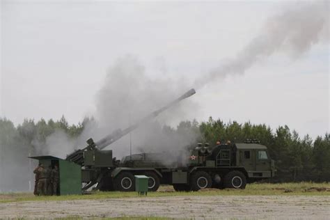 Russian Army Receives First 2S43 Malva Self-Propelled Howitzers