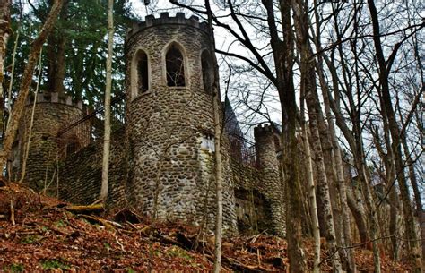 The abandoned Dundas Castle | Urbex playground