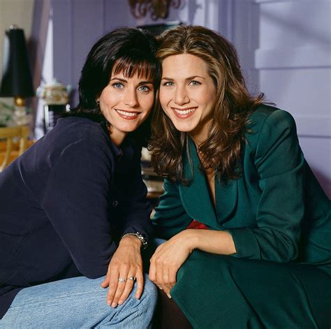 Jennifer Aniston and Courteney Cox Can’t Get Enough ‘Friends’ Bloopers