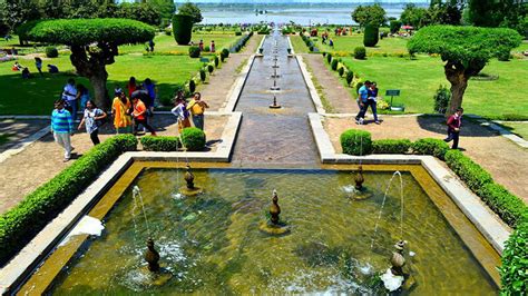 Top 10 Amazing Gardens in Kashmir Valley: Kashmir Mughal Gardens