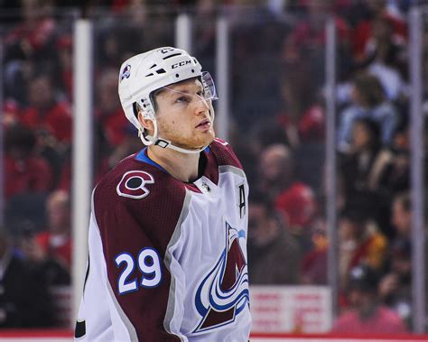 Colorado Avalanche: Nathan MacKinnon Injury Raises Questions