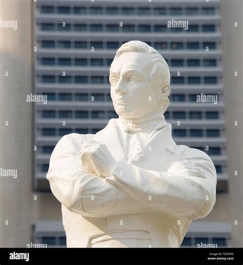 Raffles Statue Sir Stamford Raffles High Resolution Stock Photography and Images - Alamy