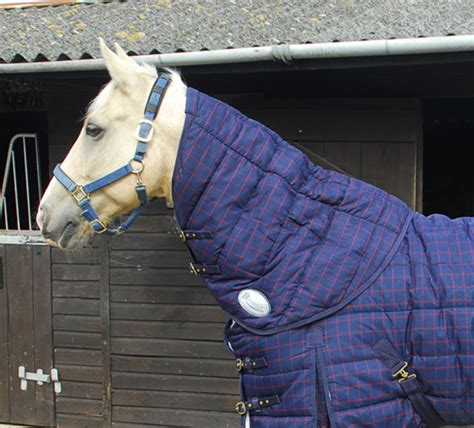 Rhinegold ‘Orlando’ Heavyweight Stable Neck Cover - Horse Rugs |Wormers-Direct