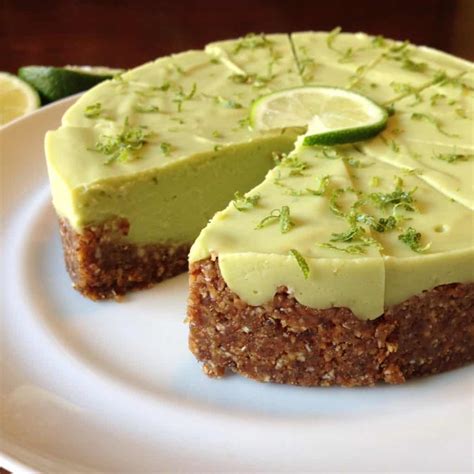 Key Lime Pie {Vegan, Paleo, No-Bake/Raw} | Pretty Pies