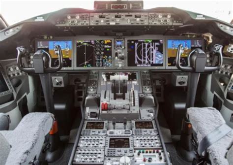 Boeing 737 MAX 10 Interior, Specs, Range, and Price - Airplane Update