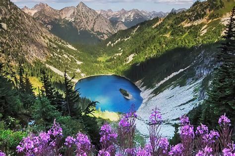 Visit The North Cascades National Park & North Cascades Scenic Byway