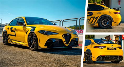 This Alfa Romeo Giulia GTAm Replica Bodykit Looks Quite Convincing | Carscoops