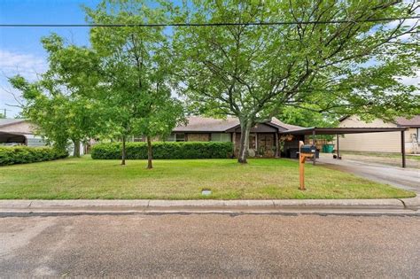 McGregor, TX Real Estate - McGregor Homes for Sale | realtor.com®