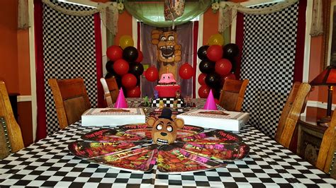 FNAF Five Nights at Freddy's birthday theme party decorating ideas ...