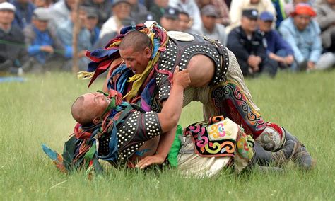 Local herdsmen celebrate traditional festival in Inner Mongolia[1]