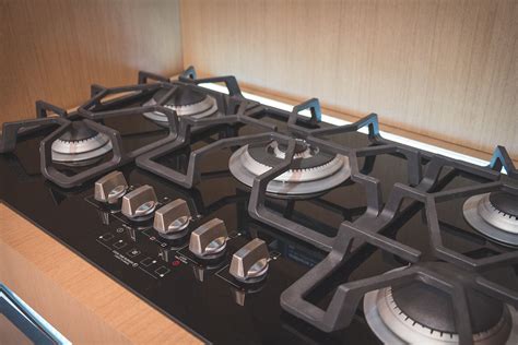 Induction vs Gas Stove - What's Best for Your NYC Kitchen?