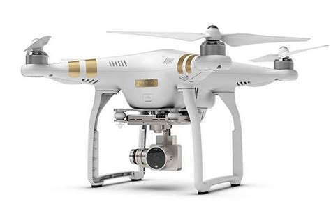 DJI Phantom 3 Proffesional and Advanced Flying Drones | Gadgetsin