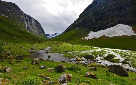 Top Norway Hiking Trails - Wildland Trekking