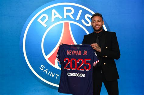 NEYMAR JR EXTENDS HIS CONTRACT WITH PARIS SAINT-GERMAIN UNTIL 2025