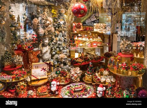 Confiserie Teuscher, shop window, swiss chocolate shop, Zurich, switzerland Stock Photo - Alamy