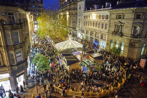 Manchester Christmas Market 2023 - Dates, hotels, things to do ...