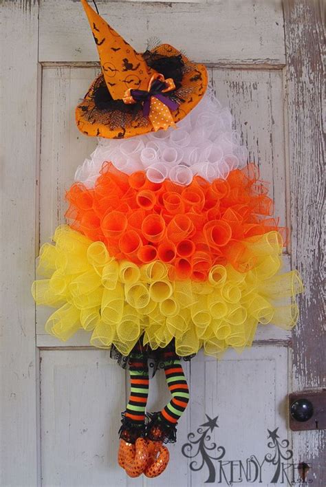 Cute DIY Witch Wreath Tutorials & Ideas For Halloween 2023