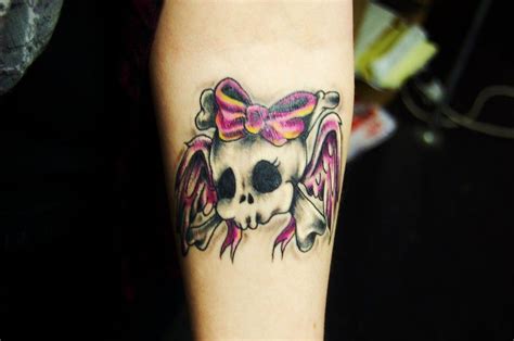 Cute Skull!! | Tattoos, Lip tattoos, Tattoos and piercings