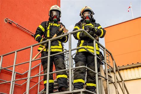 Everything You Need to Know About Fire Department Radios - King Radios