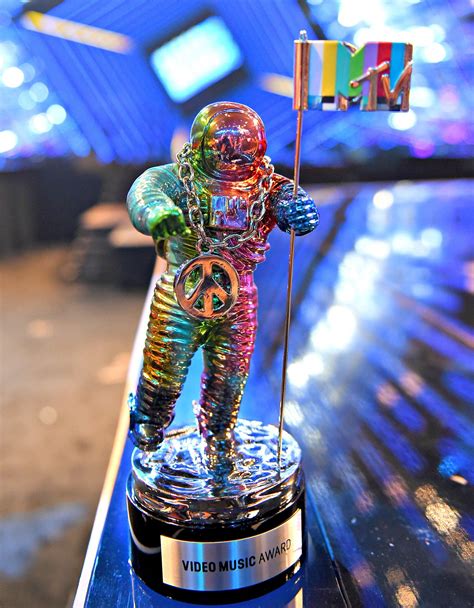 The MTV VMAs: Where to Watch, Who's Performing, and More News | Glamour