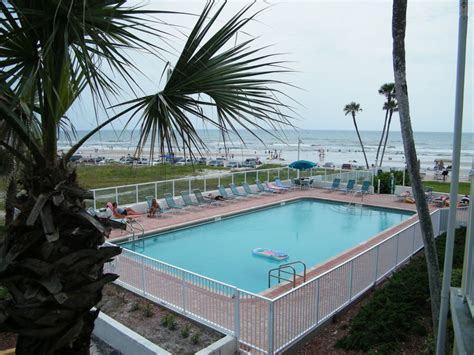 Five Charming Short-Term Condo Rentals in Daytona Beach, FL