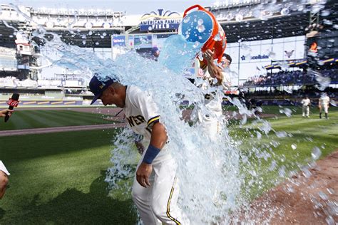 Brewers 8, Cubs 6: Cubs Can’t Curb Comeback - Brewers - Brewer Fanatic