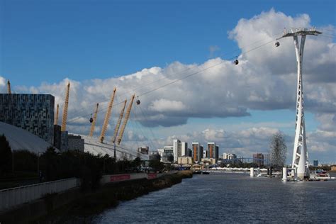 Emirates cable car & O2 Arena © Oast House Archive cc-by-sa/2.0 :: Geograph Britain and Ireland