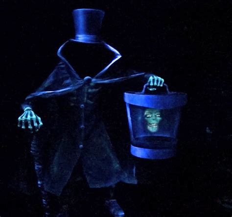 Video: Hatbox Ghost officially back in the Haunted Mansion at Disneyland California ...