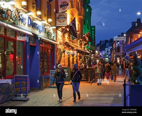 Galway nightlife hi-res stock photography and images - Alamy