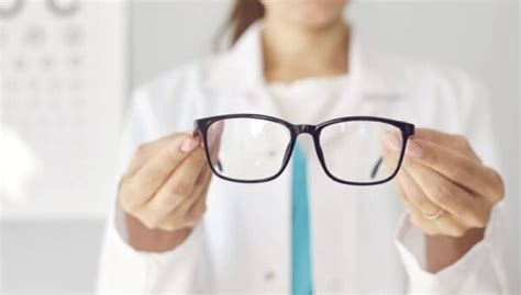 Choosing the Best Lens Coating for Your Eyeglasses