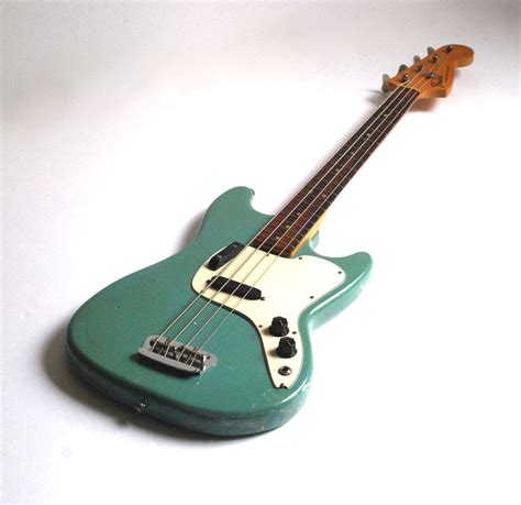 fender-Musicmaster Bass-1976-Sonic Blue