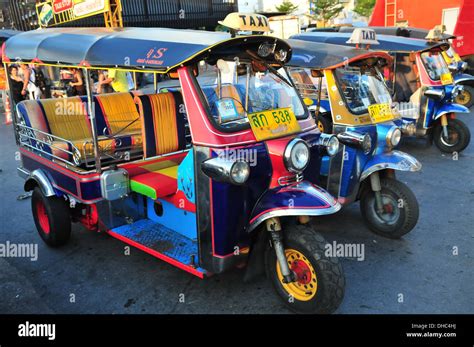 Thai Transportation - Bangkok Tuk Tuk Stock Photo - Alamy