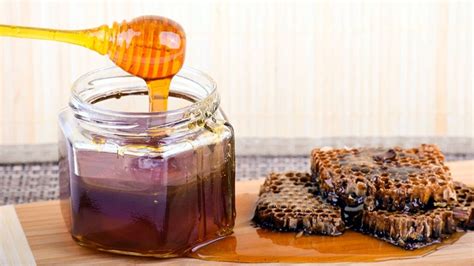 7 Benefits of Propolis Honey You Should Know | FlashyDubai