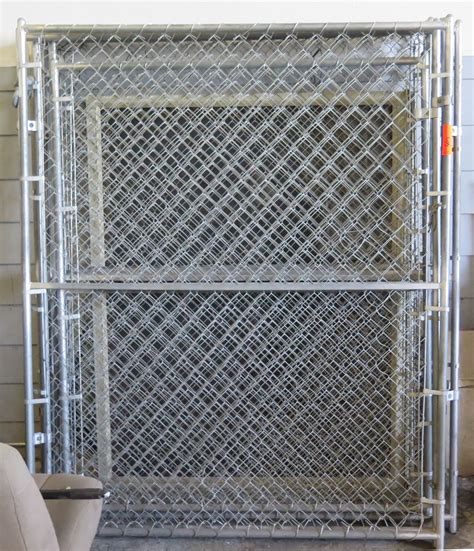 Qty 6 Chain Link Fence Panels Unassembled (Has Gate) - Oahu Auctions