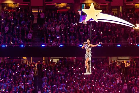 Katy Perry Super Bowl 2015 Half Time Performance Upclose [Photo Gallery]: ‘Roar’ Singer Joined ...