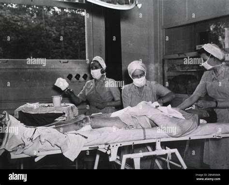 1940s operating room hi-res stock photography and images - Alamy