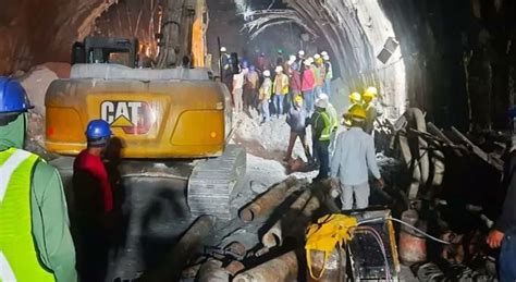 Uttarkashi tunnel collapse: Heavy drilling equipment airlifted to aid ...