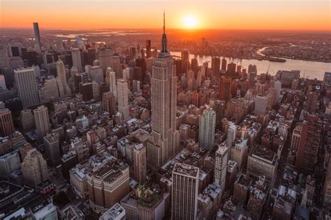 New York City Empire State Sunrise from Helicopter – Getty Photography