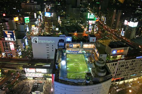 File:Tokyo rooftop football.jpg - Wikimedia Commons