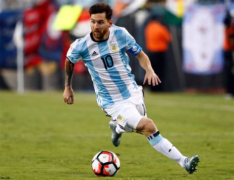 Argentina's Lionel Messi the obstacle in front of USA's Copa America ...