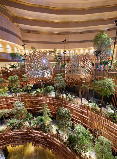 An immersive garden experience at Parkroyal Collection Marina Bay | Lookbox Living